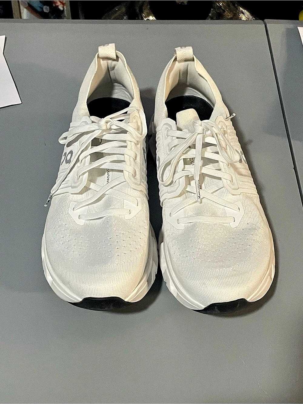 On Cloudswift Men’s White Athletic Shoes US 11